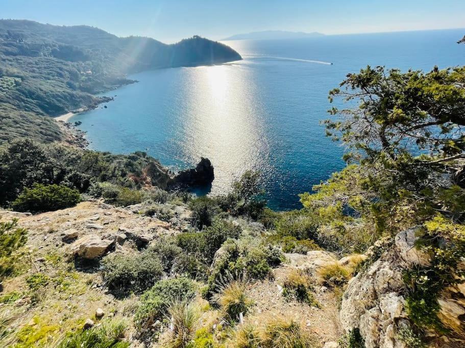 Villa Maddy House - 50 Mt Dal Mare à Porto Santo Stefano  Extérieur photo