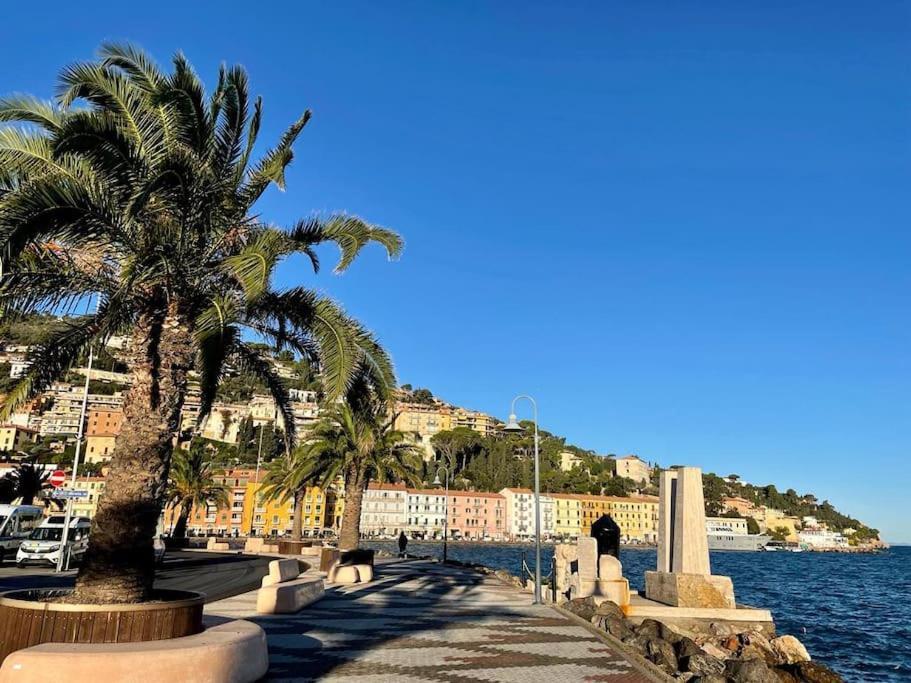Villa Maddy House - 50 Mt Dal Mare à Porto Santo Stefano  Extérieur photo