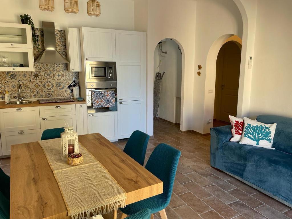 Villa Maddy House - 50 Mt Dal Mare à Porto Santo Stefano  Extérieur photo