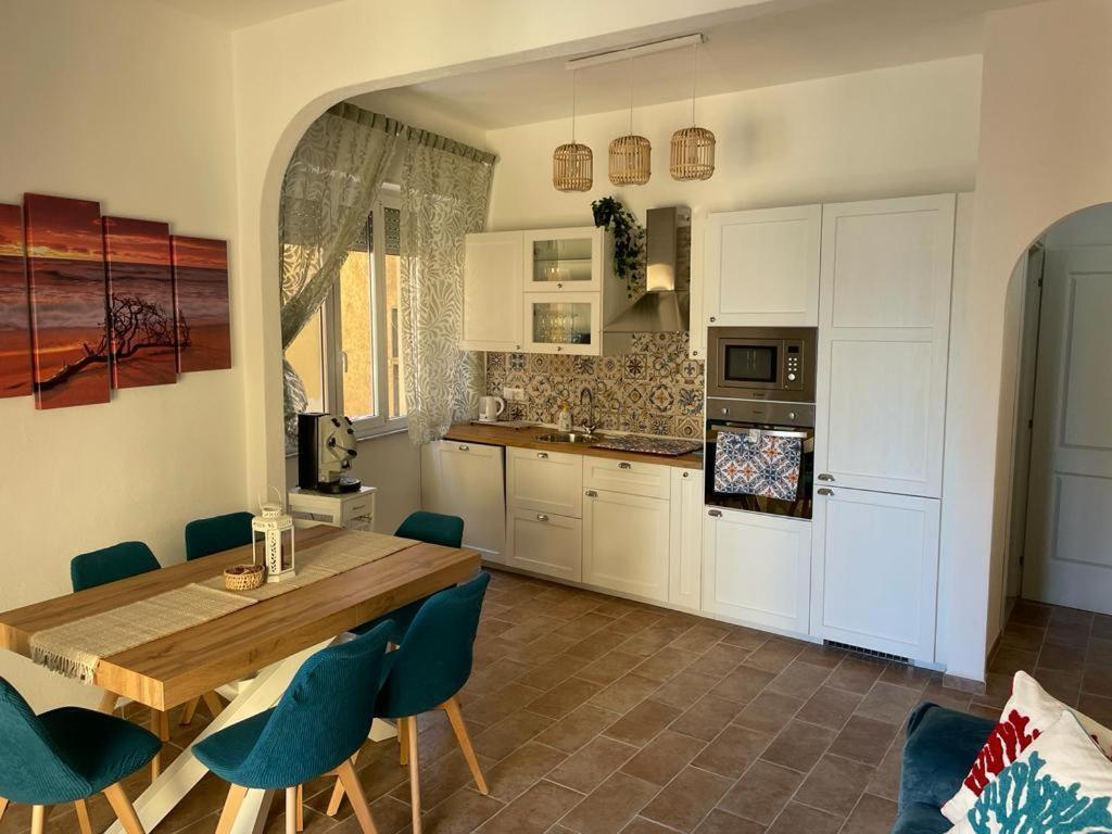 Villa Maddy House - 50 Mt Dal Mare à Porto Santo Stefano  Extérieur photo